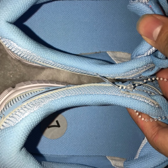 Nike shoes - Picture 5 of 7